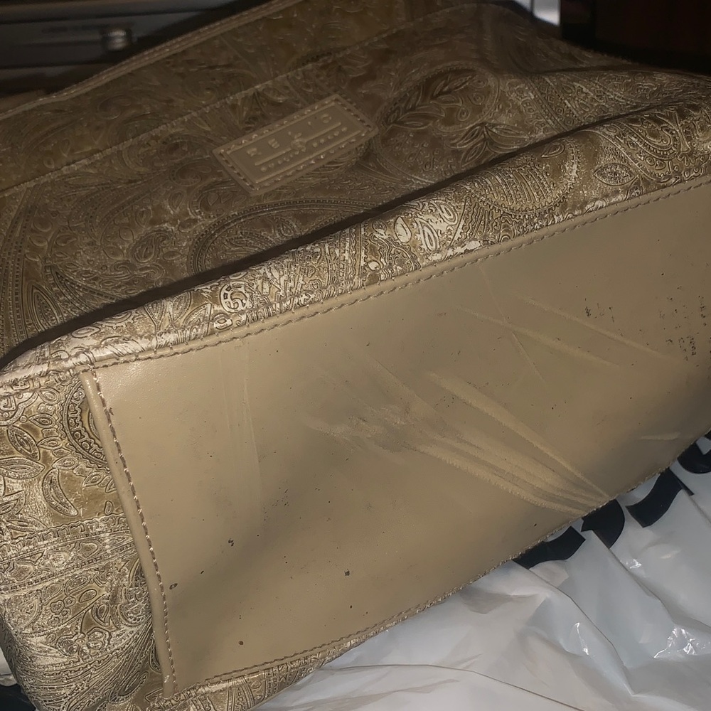 Relic Beige Embossed Handbag! - Picture 8 of 8